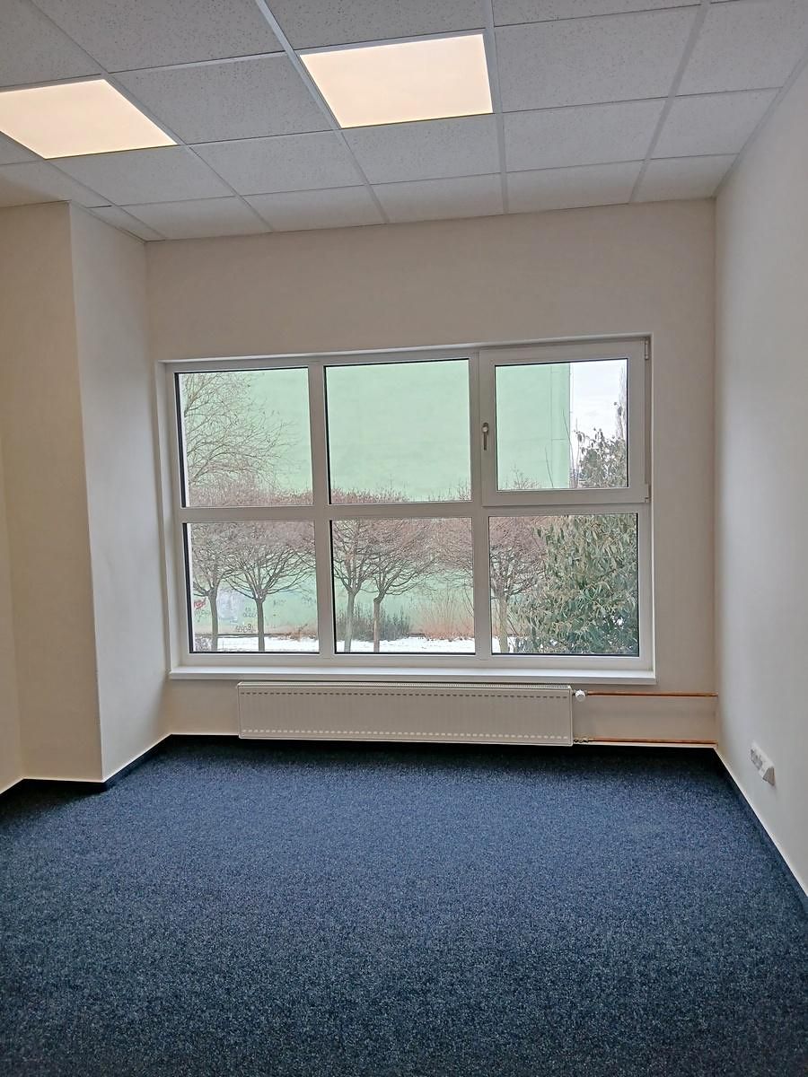 Pronájem kanceláře 24 m² – fotografie 3