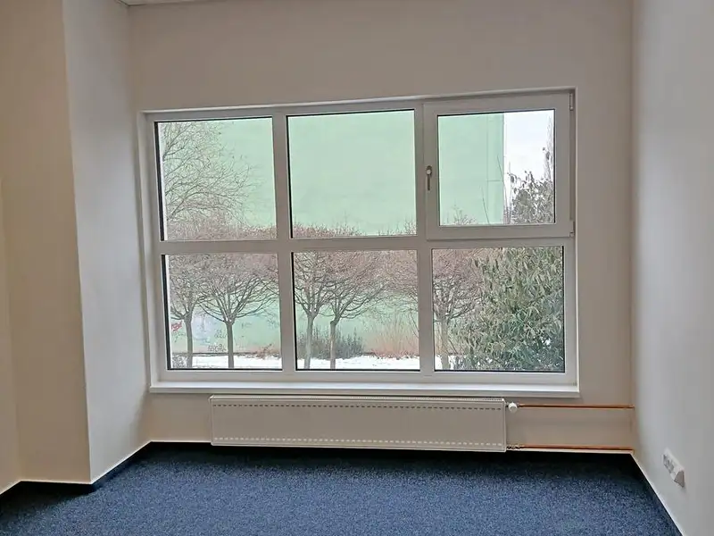 Pronájem kanceláře 24 m², Praha – náhled fotky 3