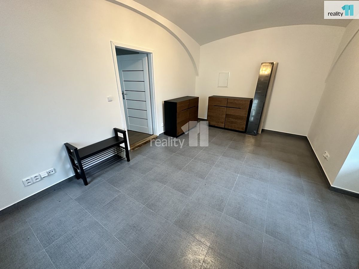 Pronájem bytu 3+kk 85 m² – fotografie 3