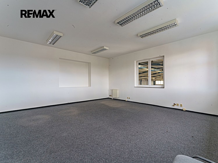 Pronájem komerčního prostoru, 2 043 m² (9 z 36)
