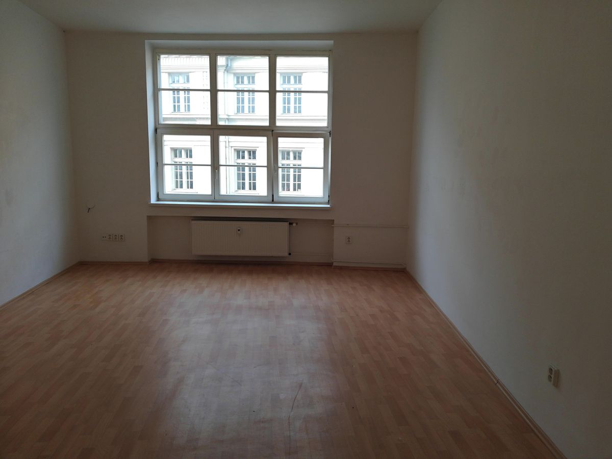 Pronájem bytu 2+1 90 m² – fotografie 5