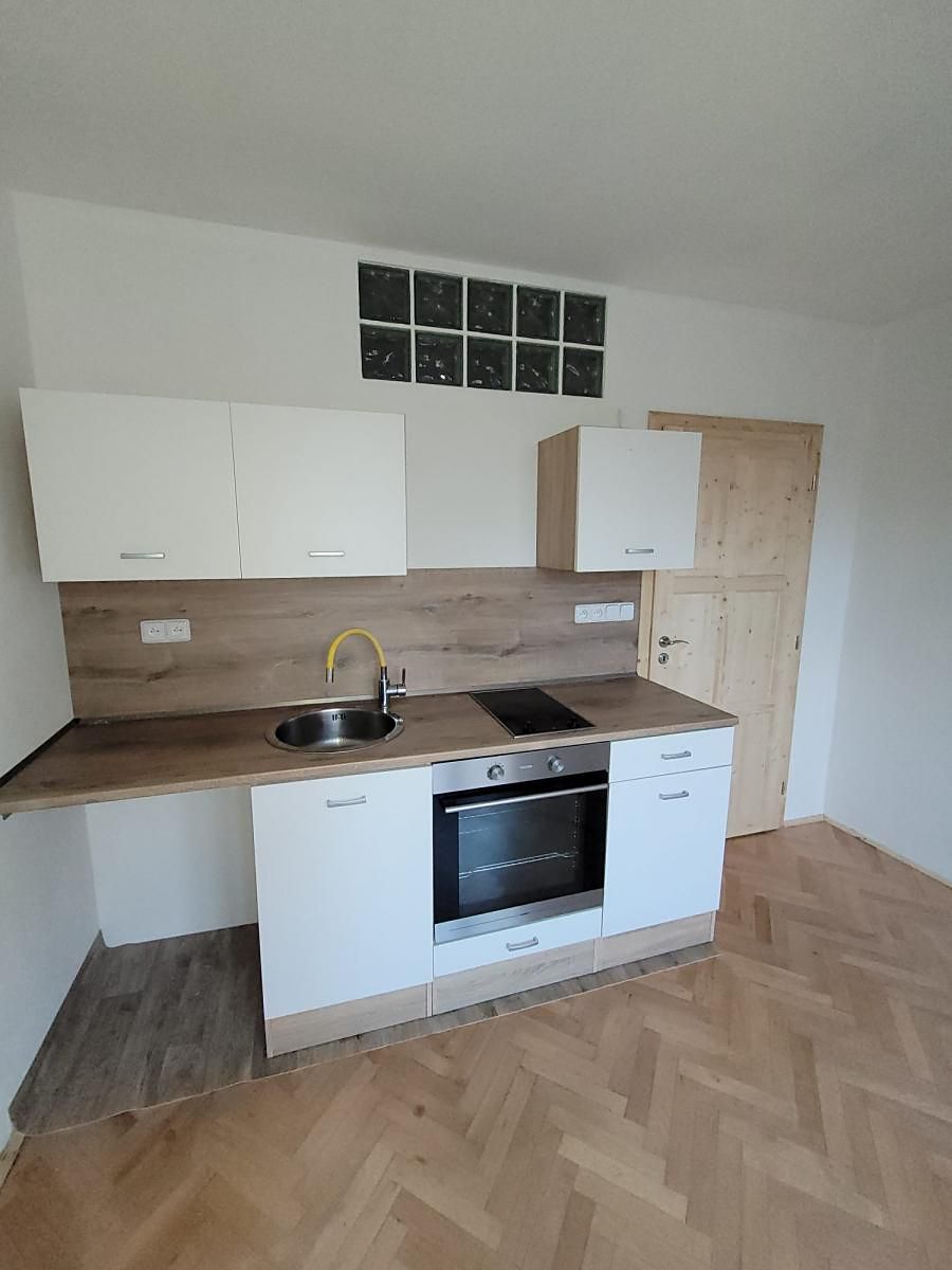 Pronájem bytu 1+kk 20 m² – fotografie 4