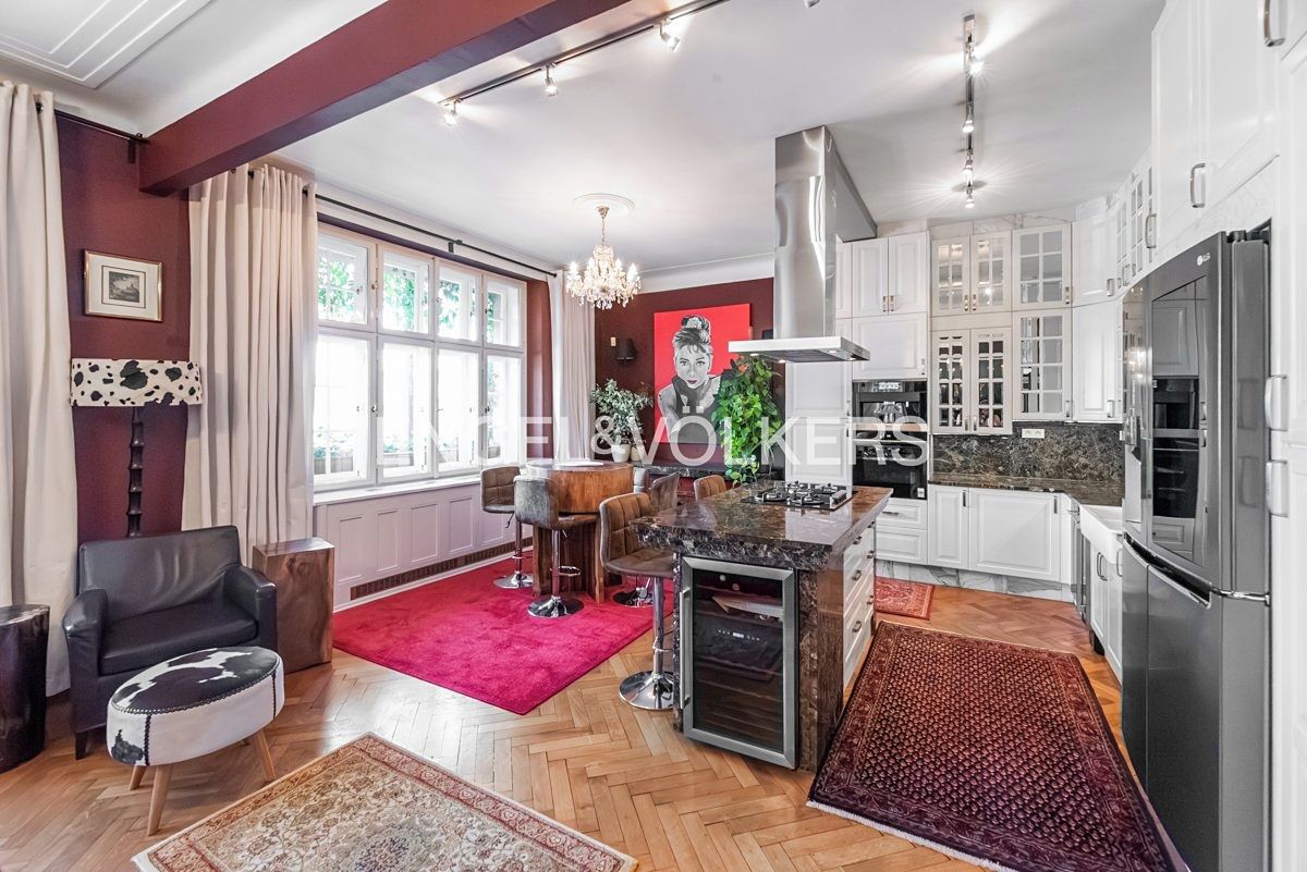 Pronájem bytu 4+kk 187 m² – fotografie 2