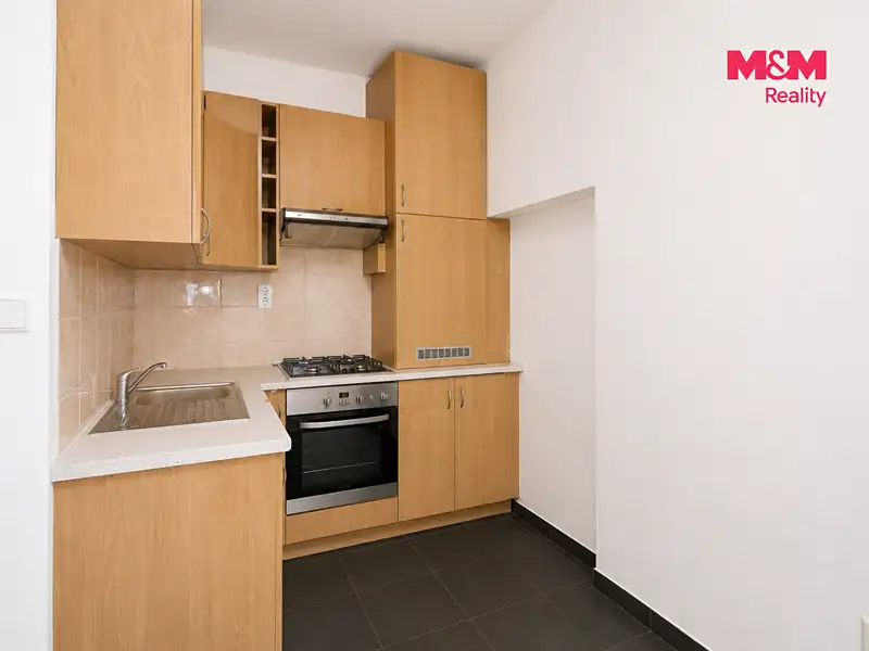 Prodej bytu 1+1 37 m², Praha – náhled fotky 2