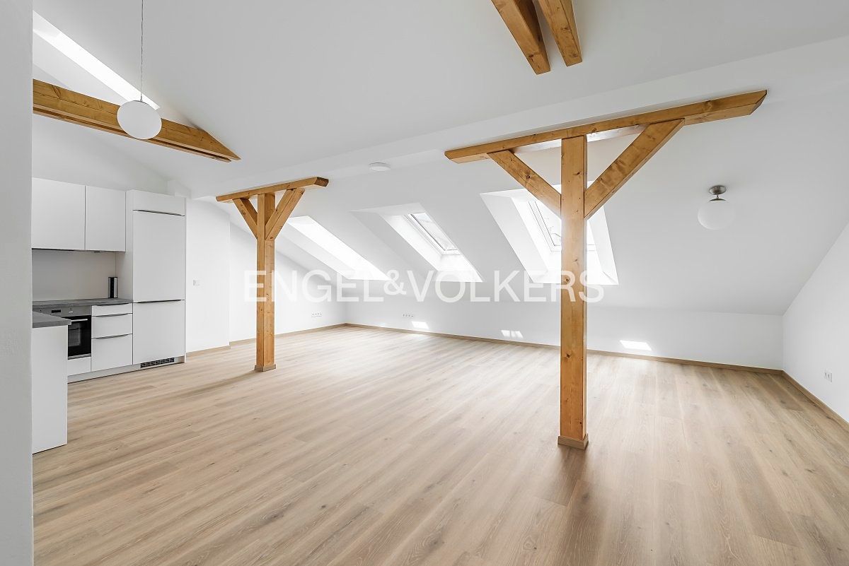 Pronájem bytu 3+kk 98 m²