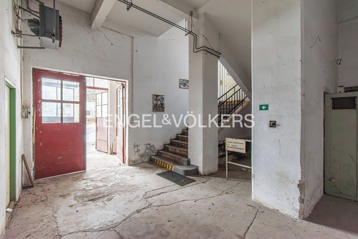 Pronájem skladového prostoru 1040 m² – fotografie 2