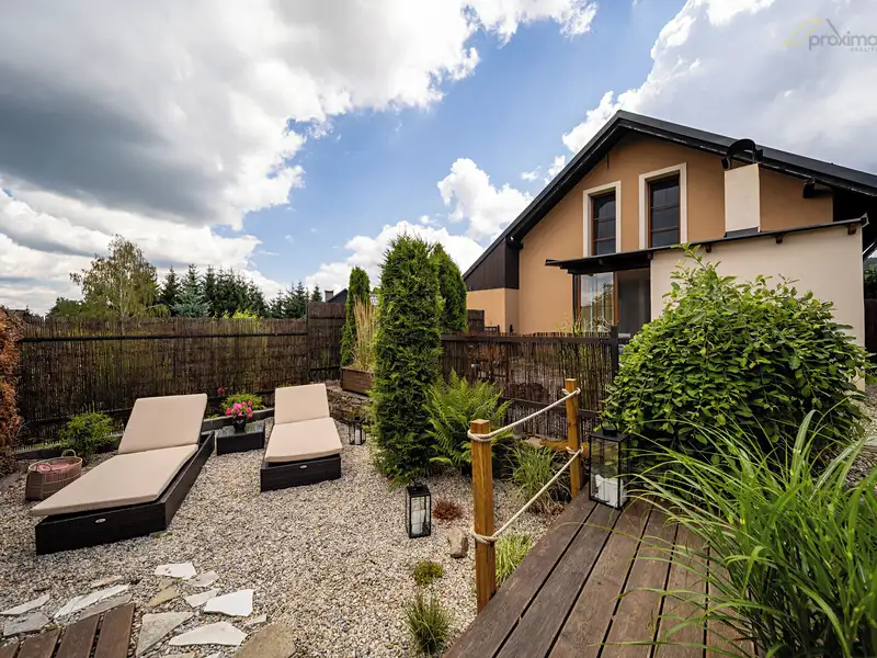 Prodej rodinného domu 323 m², pozemek 814 m², Loučovice – náhled fotky 1