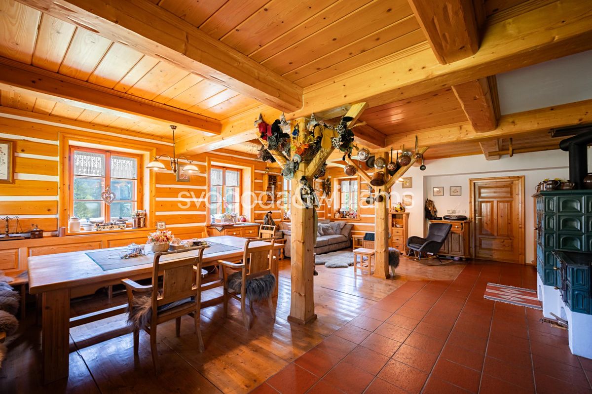 Prodej rodinného domu 535 m², pozemek 28284 m² – fotografie 4