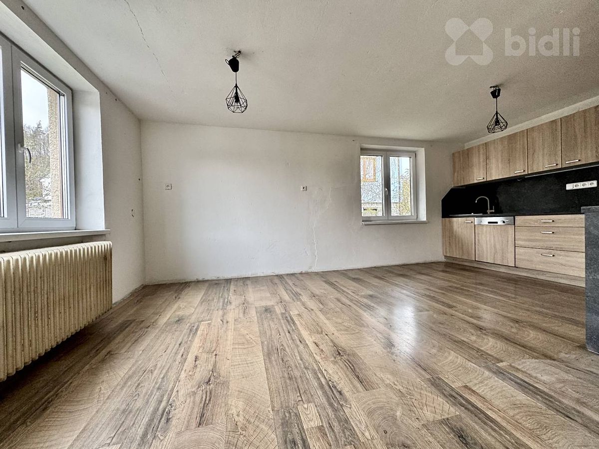 Prodej rodinného domu 250 m², pozemek 652 m² – fotografie 4