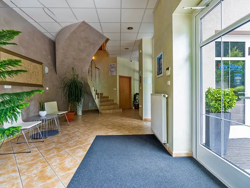 Pronájem kanceláře 38 m², Rožnov pod Radhoštěm – náhled fotky 3