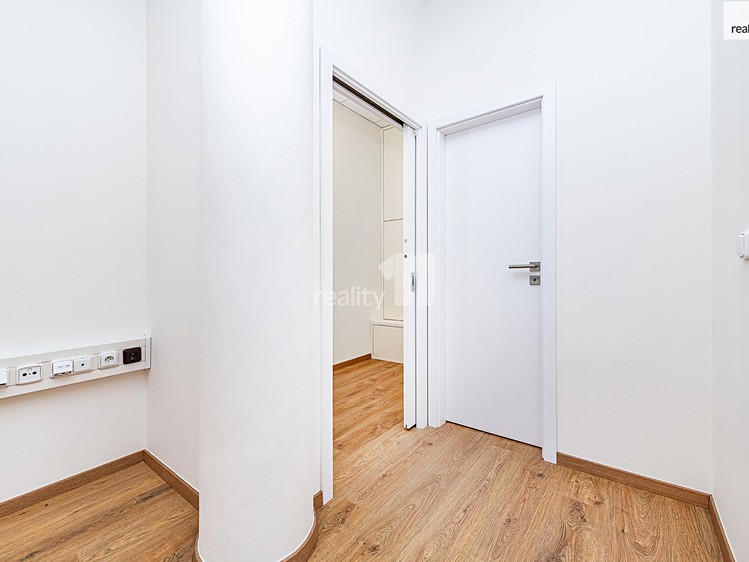 Комерційне приміщення в оренду, 48 м² (13 з 24)