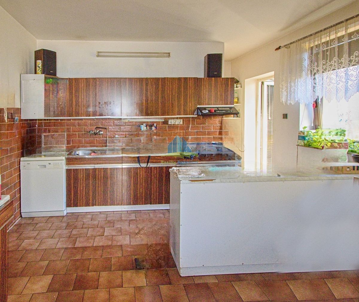 Prodej rodinného domu 195 m², pozemek 795 m² – fotografie 4