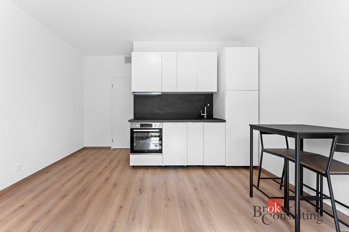 Pronájem bytu 1+kk 22 m² – fotografie 3
