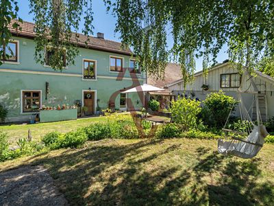 Prodej rodinného domu 352 m², pozemek 1322 m²
