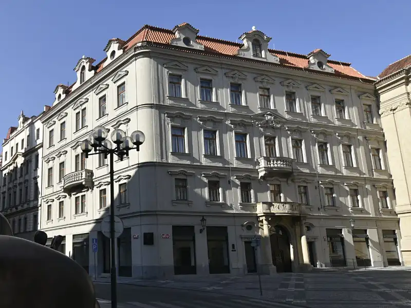 Pronájem bytu 3+1 135 m², Praha – náhled fotky 1