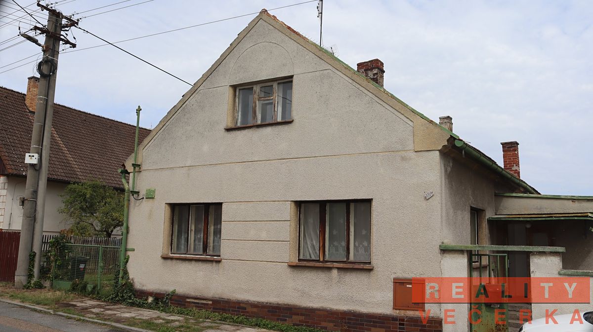 Prodej rodinného domu 180 m², pozemek 702 m²