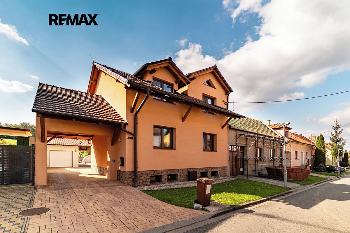 Prodej rodinného domu 351 m², pozemek 586 m² – fotografie 2