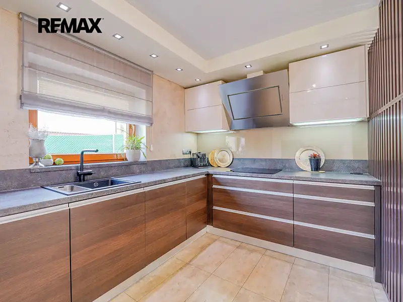 Prodej rodinného domu 200 m², pozemek 1161 m², Plzeň – náhled fotky 3