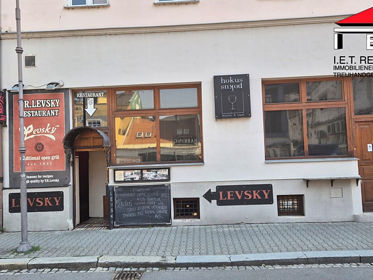 Комерційне приміщення в оренду, 145 м² (3 з 15)