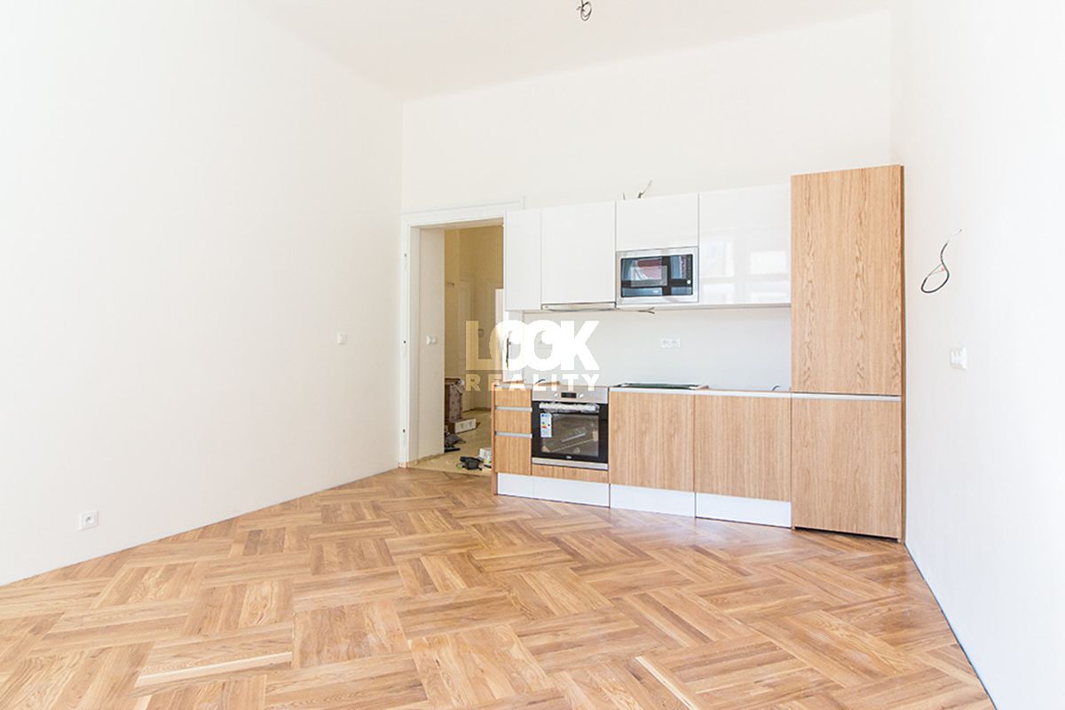 Pronájem bytu 2+kk 74 m² – fotografie 3