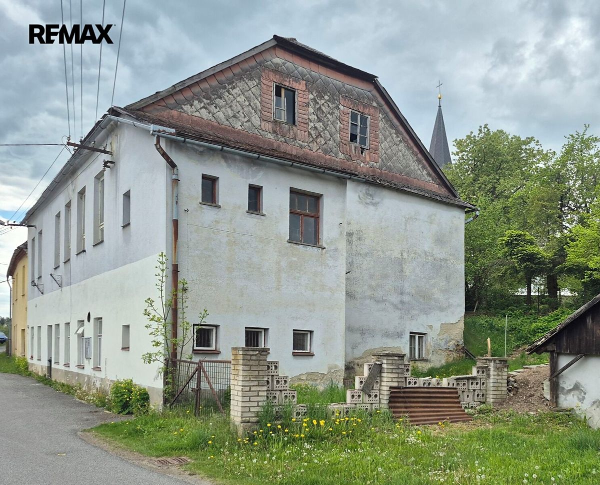 Prodej rodinného domu 372 m², pozemek 436 m² – fotografie 5