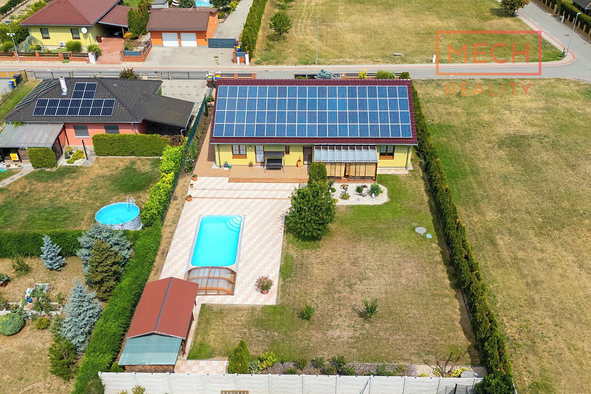 Prodej rodinného domu 215 m², pozemek 1250 m² – fotografie 4