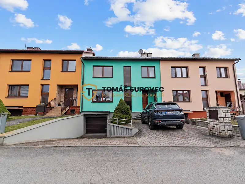 Prodej rodinného domu 240 m², pozemek 385 m², Horní Lideč – náhled fotky 1