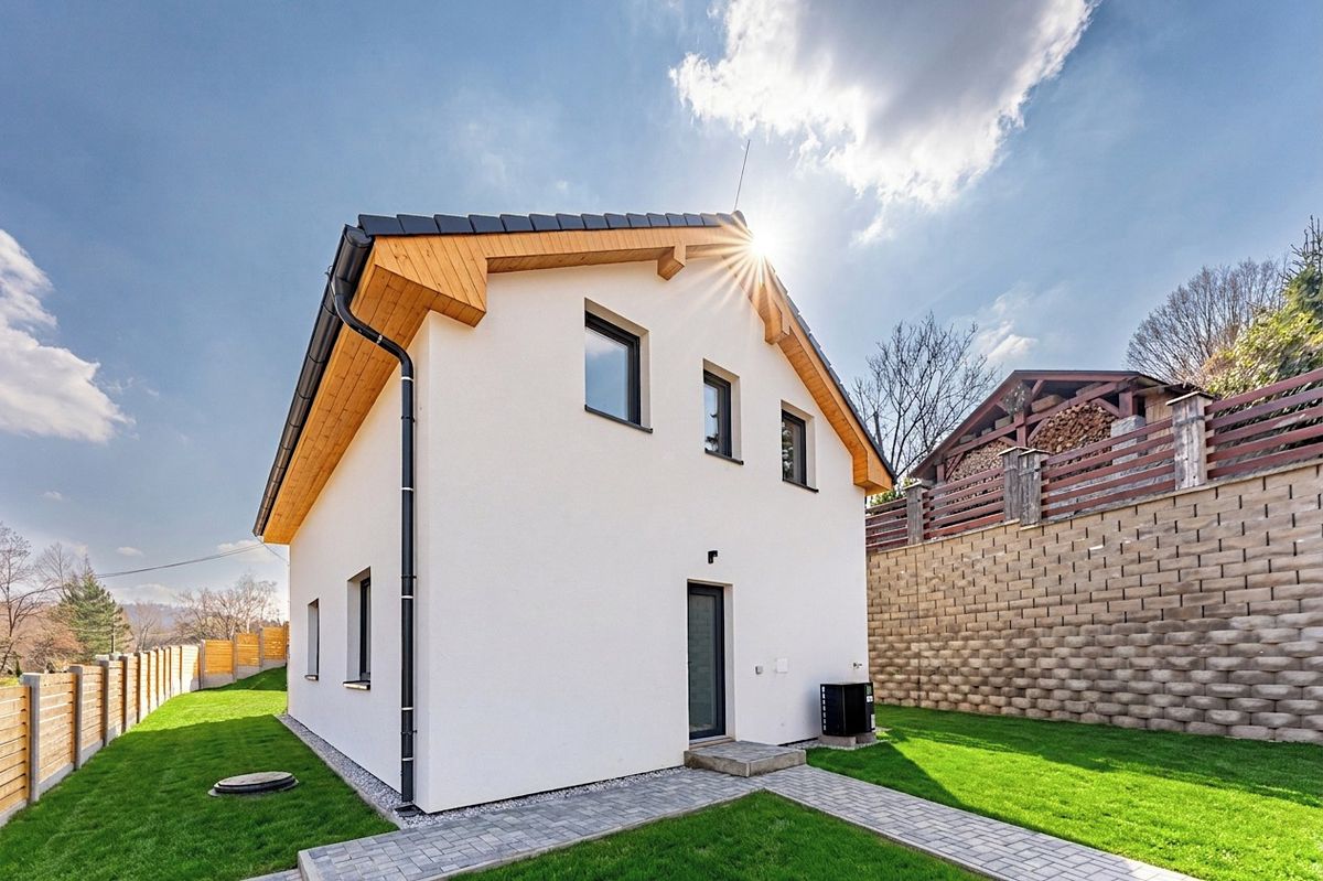 Prodej rodinného domu 132 m², pozemek 512 m² – fotografie 2