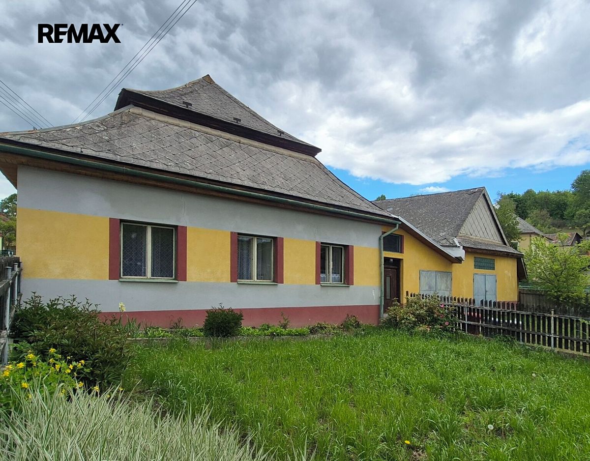 Prodej rodinného domu 269 m², pozemek 721 m²