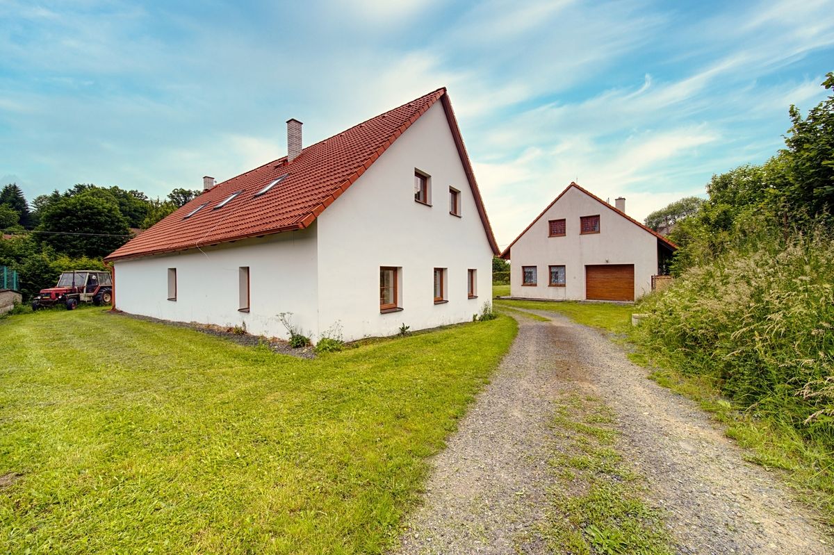 Prodej rodinného domu 450 m², pozemek 2500 m² – fotografie 4