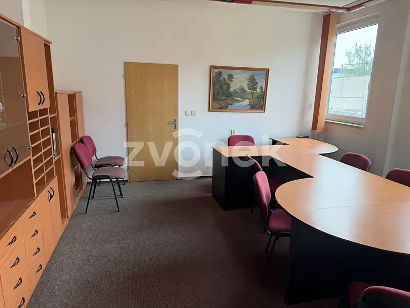 Pronájem kanceláře 151 m², Otrokovice – náhled fotky 2