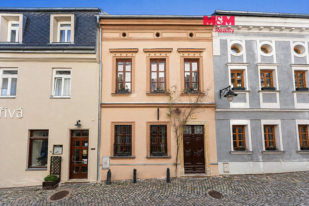 Prodej rodinného domu 420 m², pozemek 414 m²