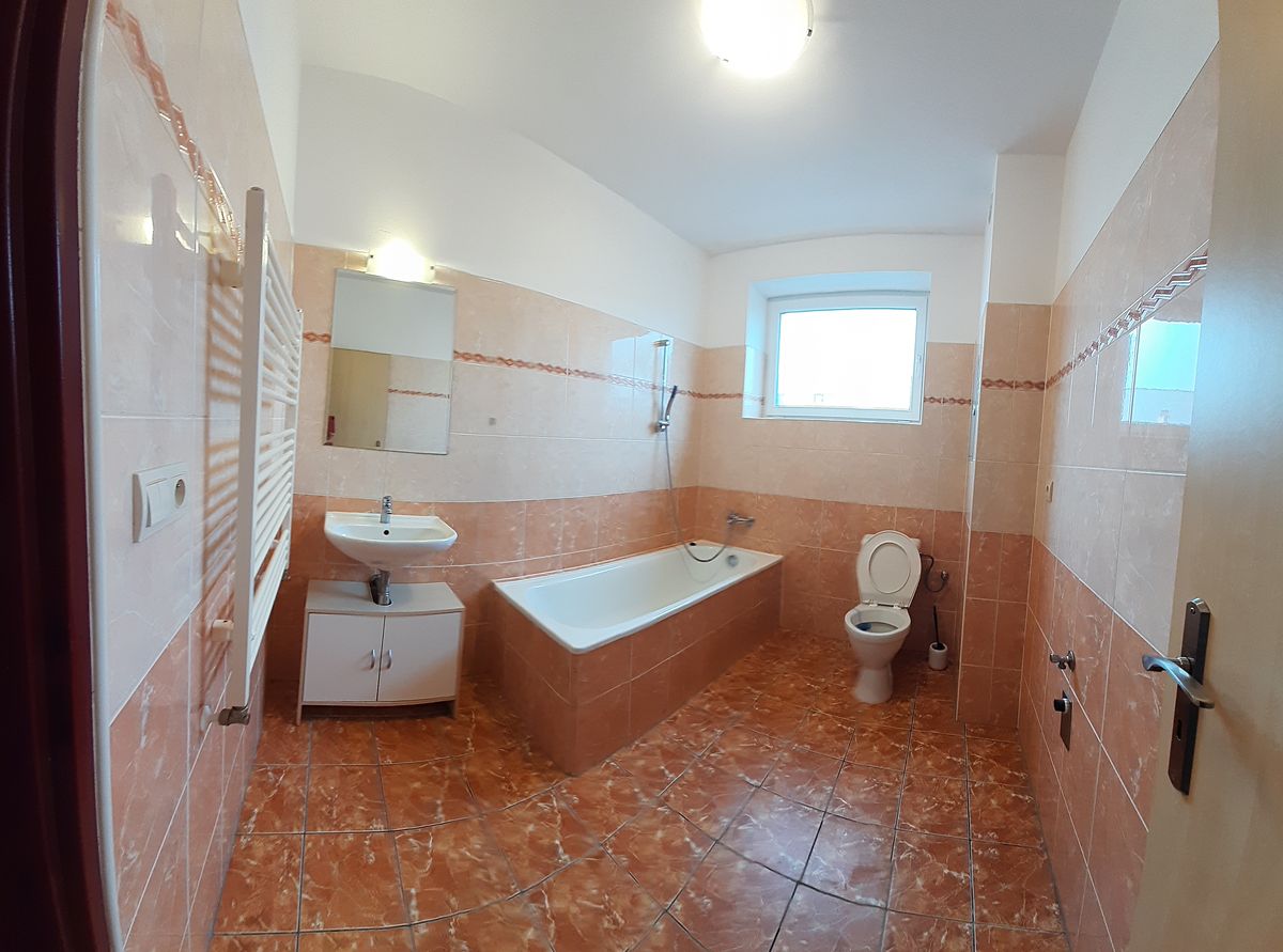 Pronájem bytu 1+kk 38 m²