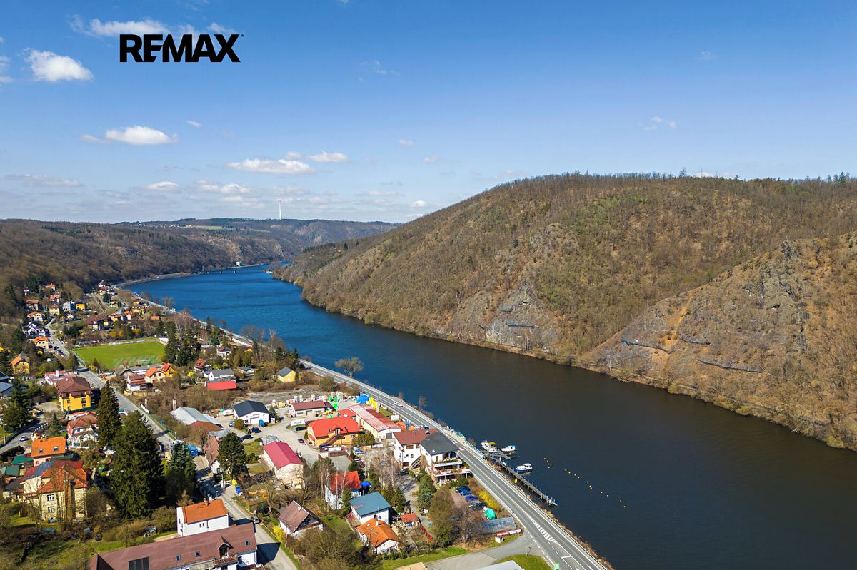 Prodej rodinného domu 300 m², pozemek 2121 m² – fotografie 2