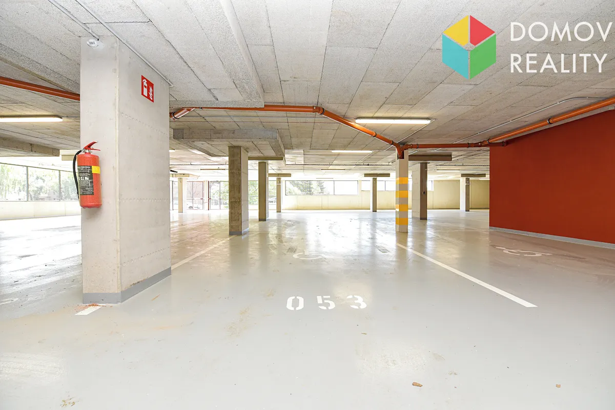 Pronájem garážového stání 19 m²