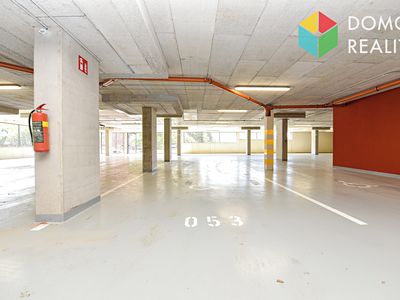Pronájem garážového stání 19 m²