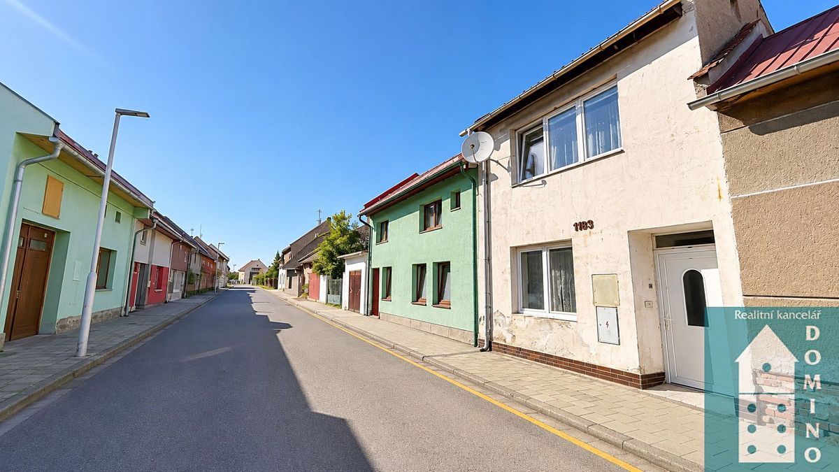 Prodej rodinného domu 180 m², pozemek 254 m² – fotografie 2