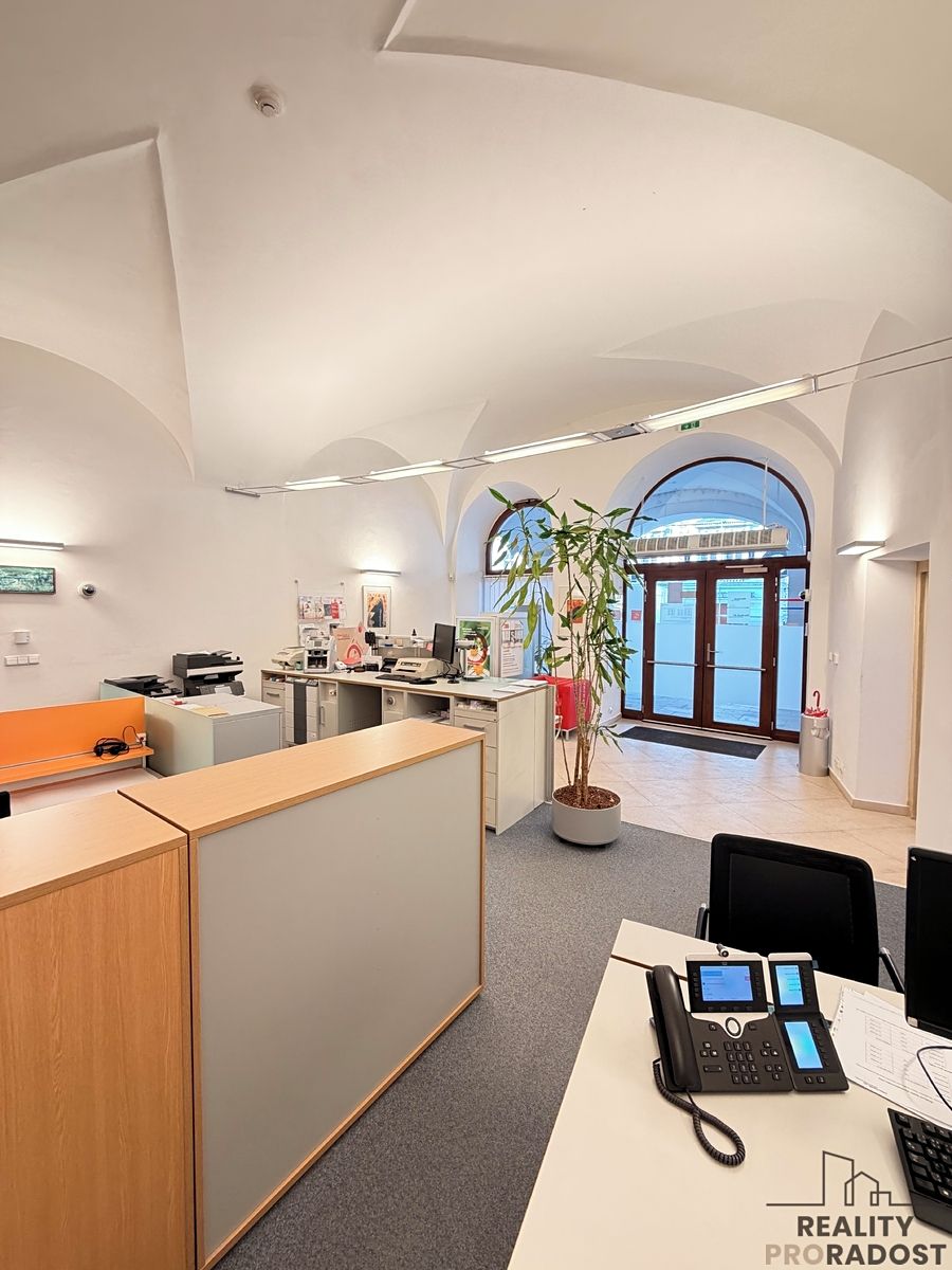 Pronájem kanceláře 204 m²