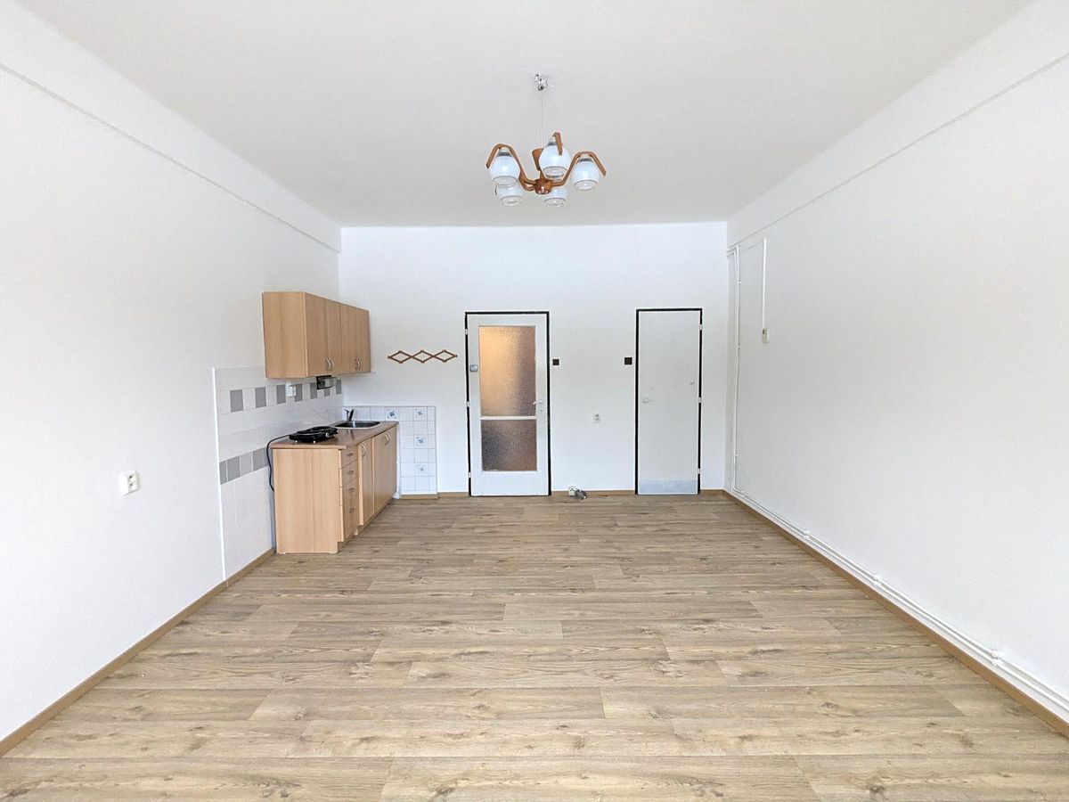 Pronájem bytu 1+kk 32 m² – fotografie 4