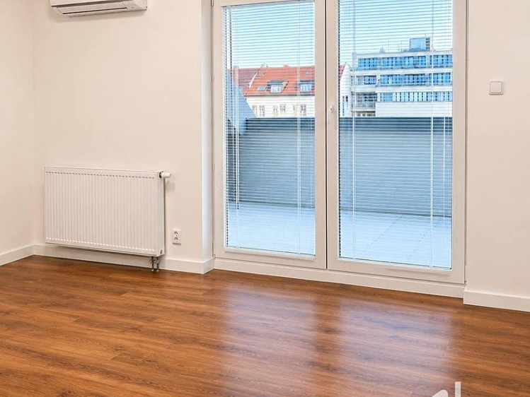 Pronájem bytu 3+kk, 76 m² (9 z 13)