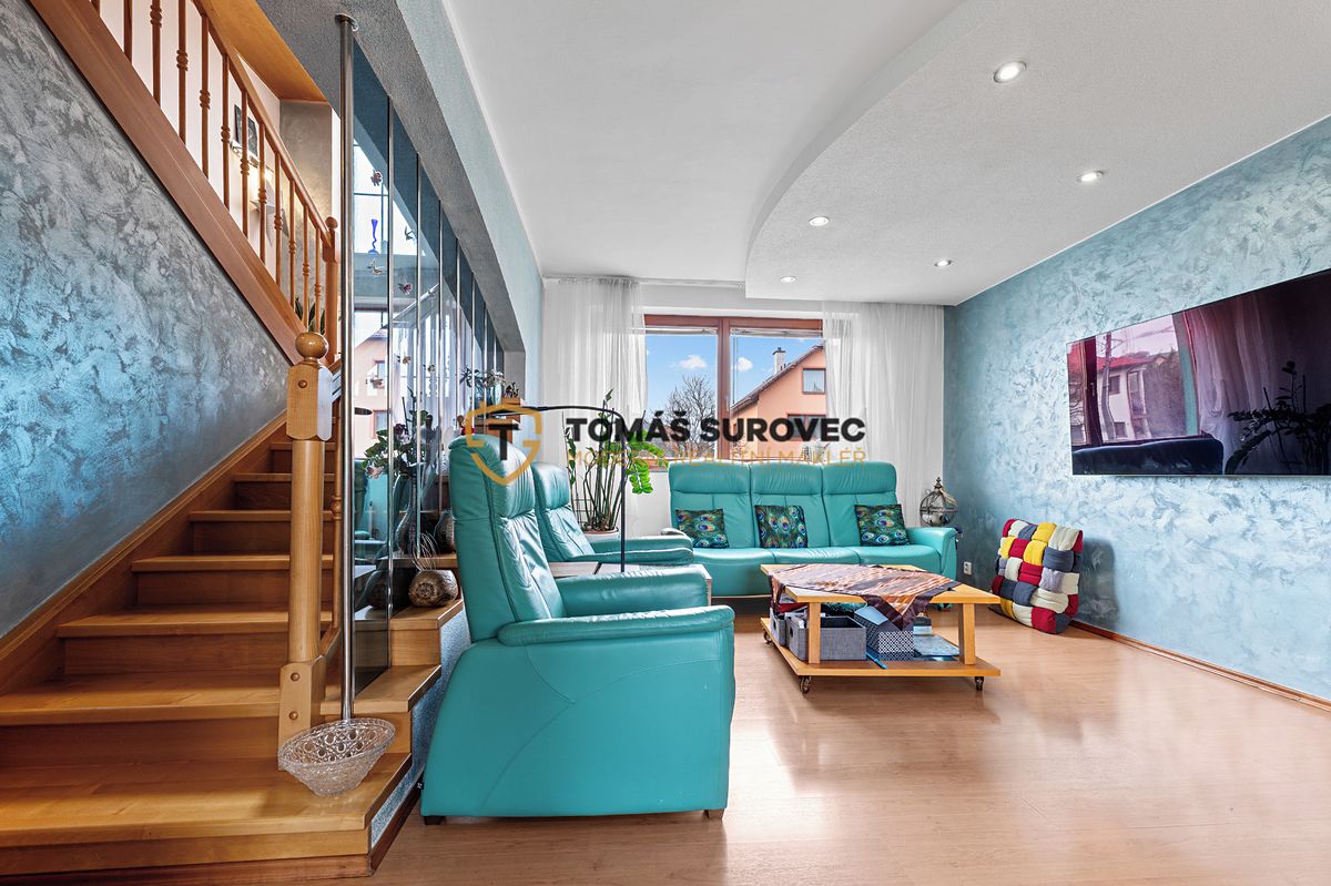 Prodej rodinného domu 240 m², pozemek 385 m² – fotografie 4