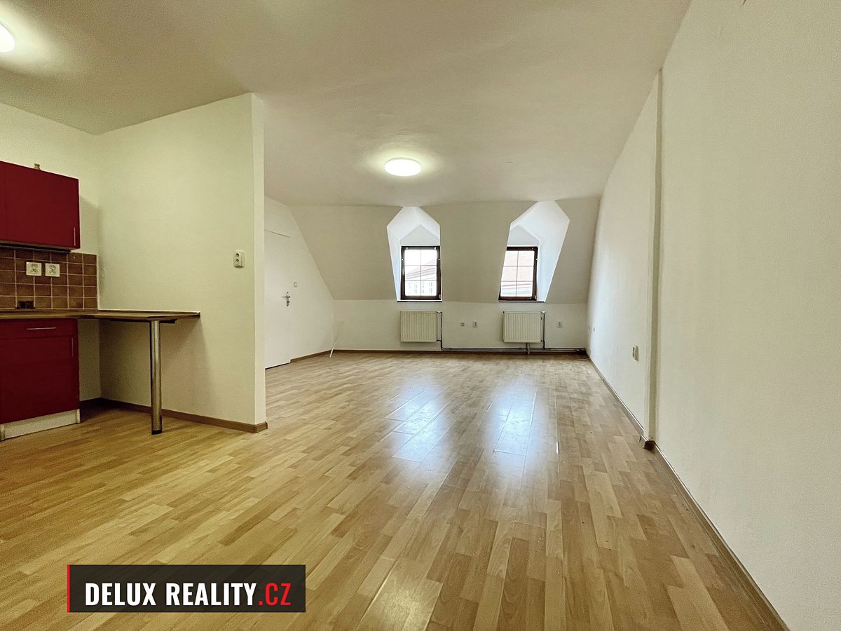 Pronájem bytu 1+kk 32 m²