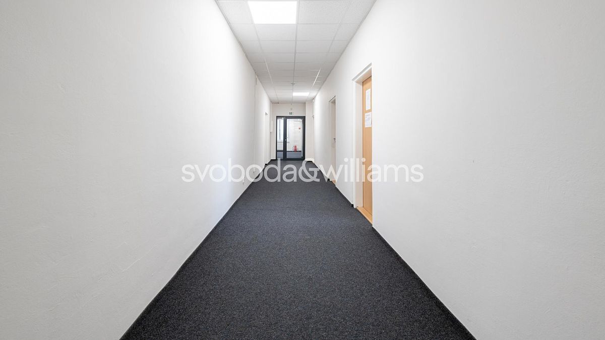 Pronájem kanceláře 292 m² – fotografie 2