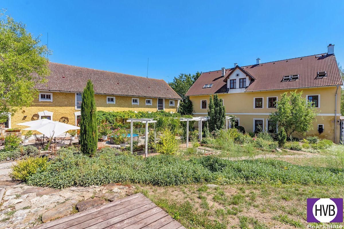 Prodej zemědělské usedlosti 1900 m², pozemek 3897 m²