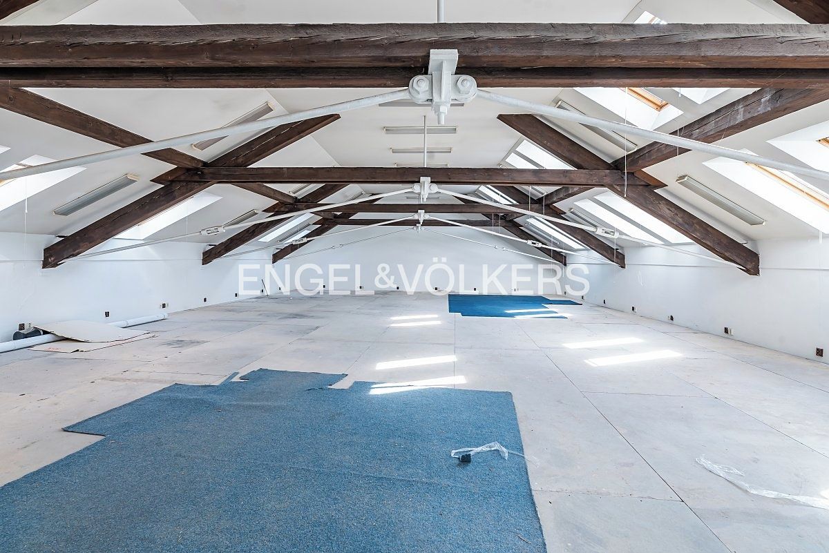 Pronájem kanceláře 287 m² – fotografie 2