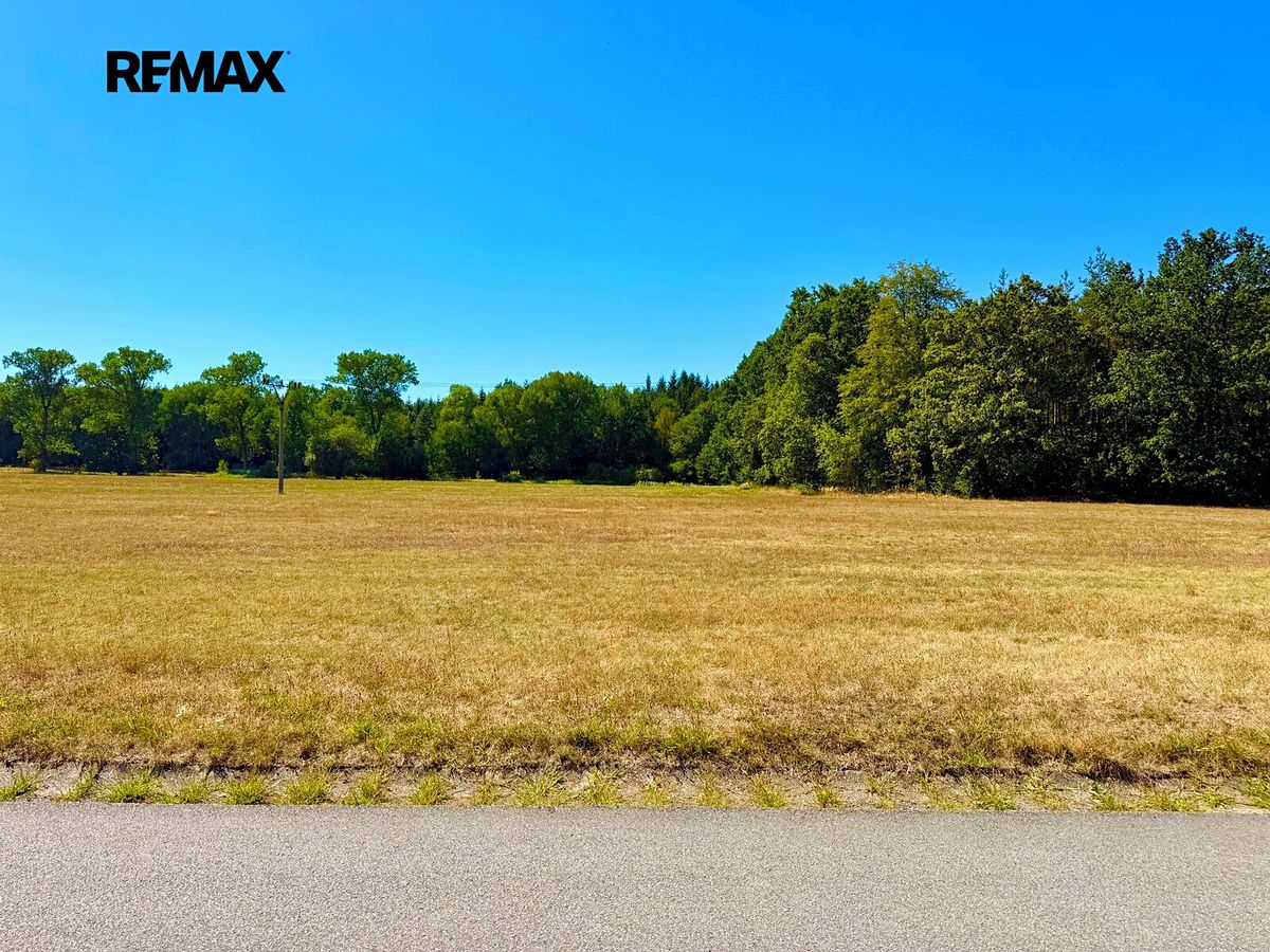Prodej stavebního pozemku 906 m² – fotografie 2