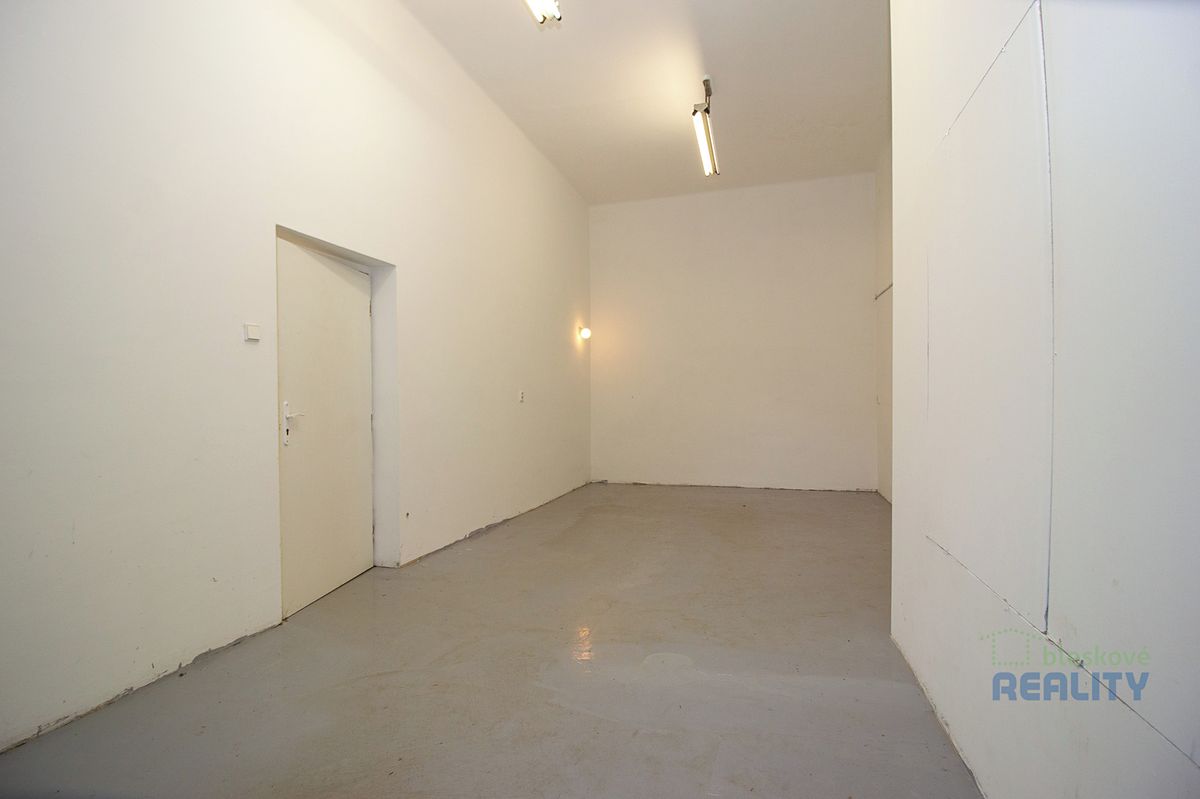 Pronájem kanceláře 28 m² – fotografie 4