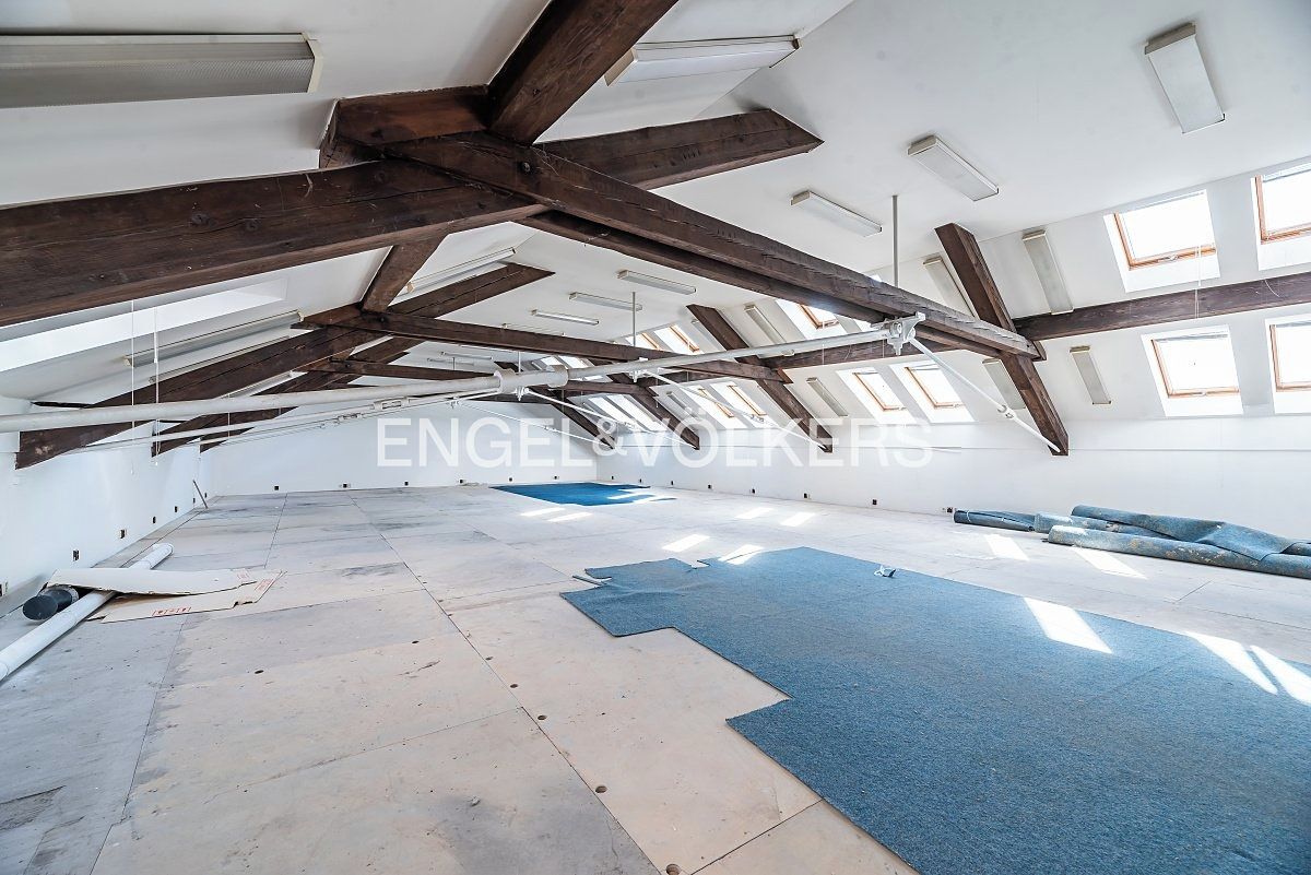 Pronájem kanceláře 287 m²