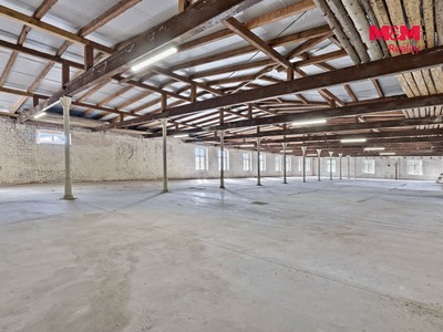 Pronájem komerčního prostoru, 884 m² (2 z 14)