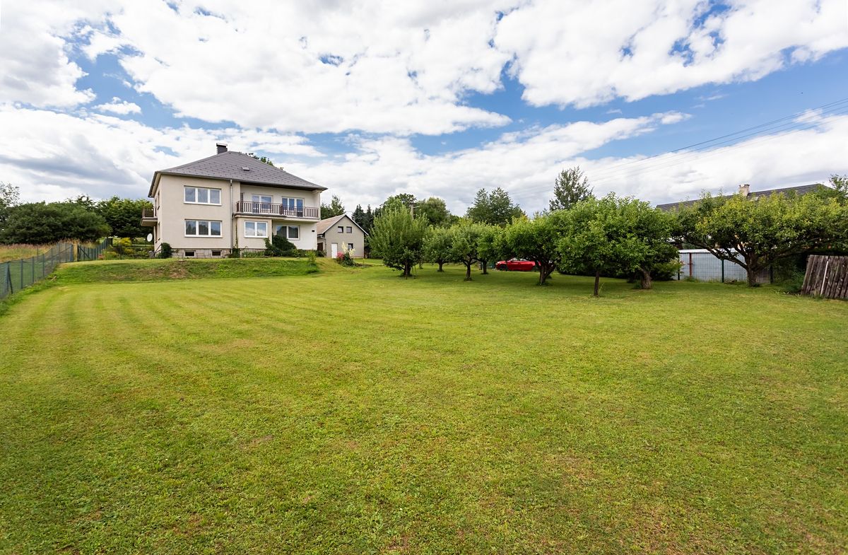Prodej rodinného domu 262 m², pozemek 2065 m²